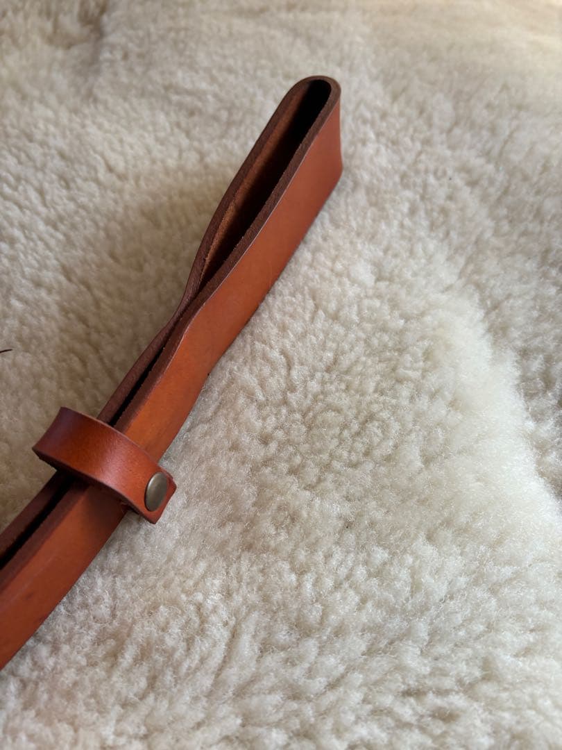 イタリアンレザーベルト壁掛けミラー