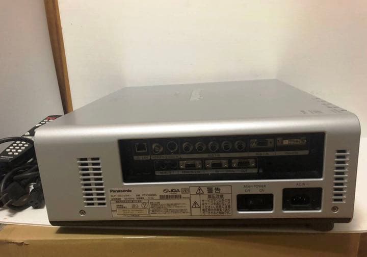 PANASONIC PT-D6000S 6500ルーメン ランプ使用各151時間