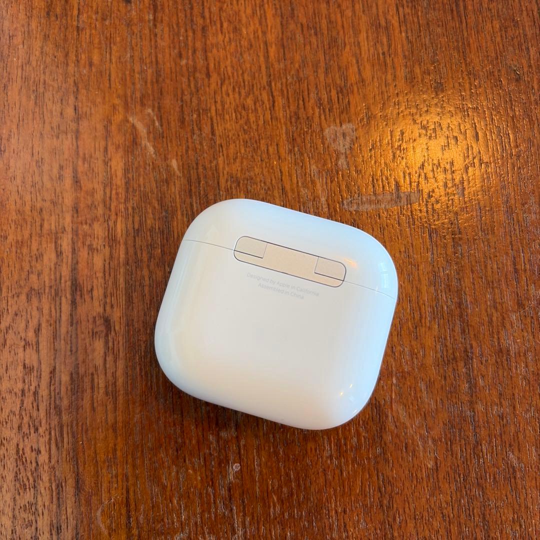 【美品】AirPods4 ANC 本体 正規品 ノイズキャンセル対応モデル