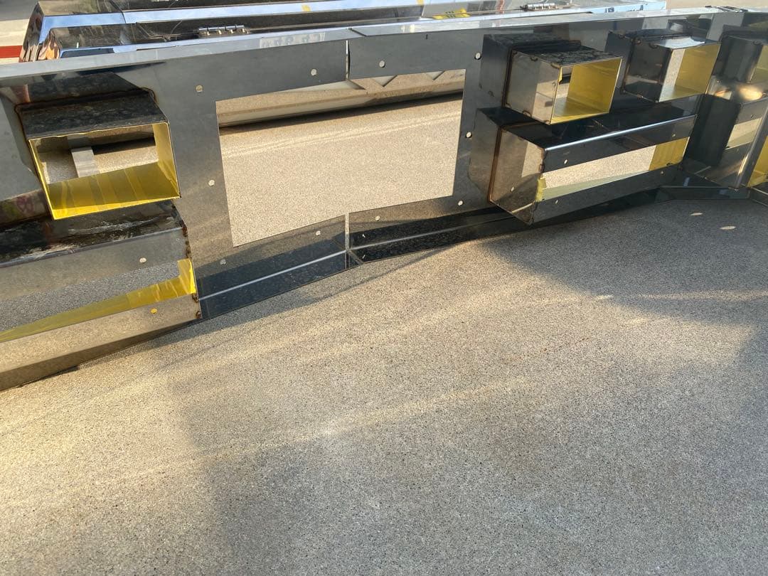 サ*ス様 デコトラ、ワンオフ、舟型バンパー