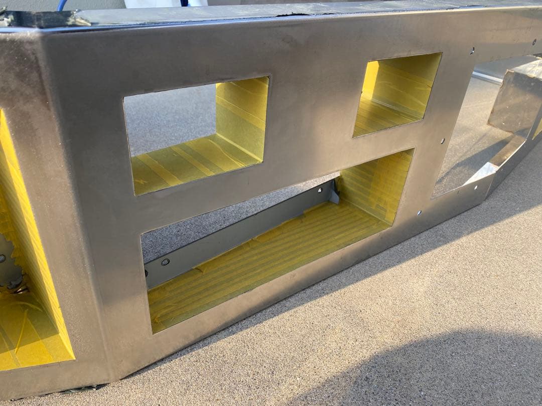 サ*ス様 デコトラ、ワンオフ、舟型バンパー