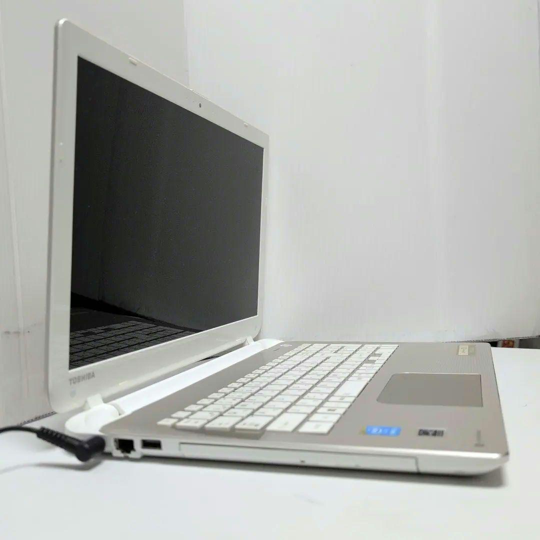 けん　SSD512GBカメラ付き本体金色でキーボードが白色のレアカラー