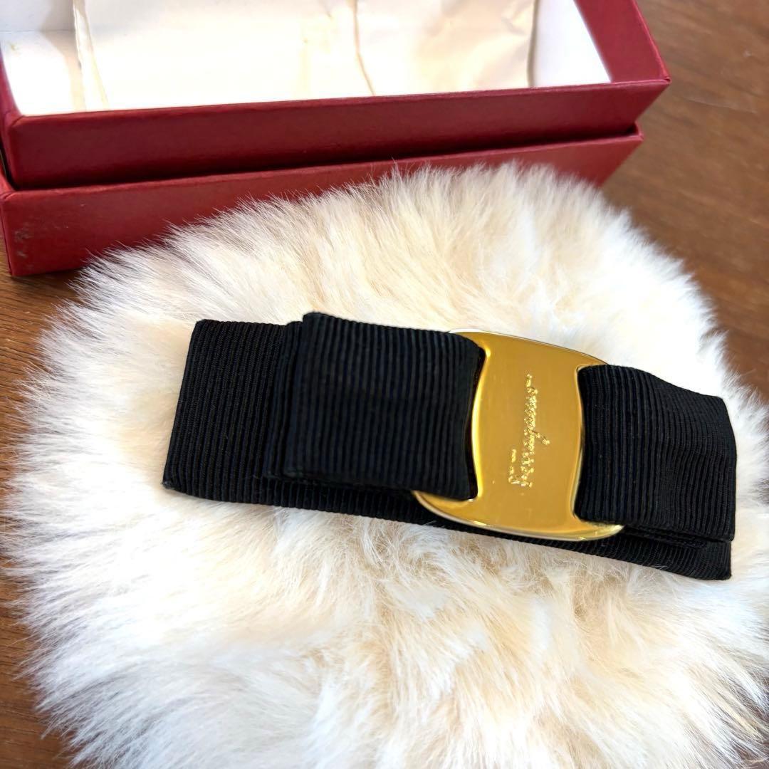 フェラガモ ヴァラリボン バレッタ ブラック　黒　 ゴールド金具 箱付き