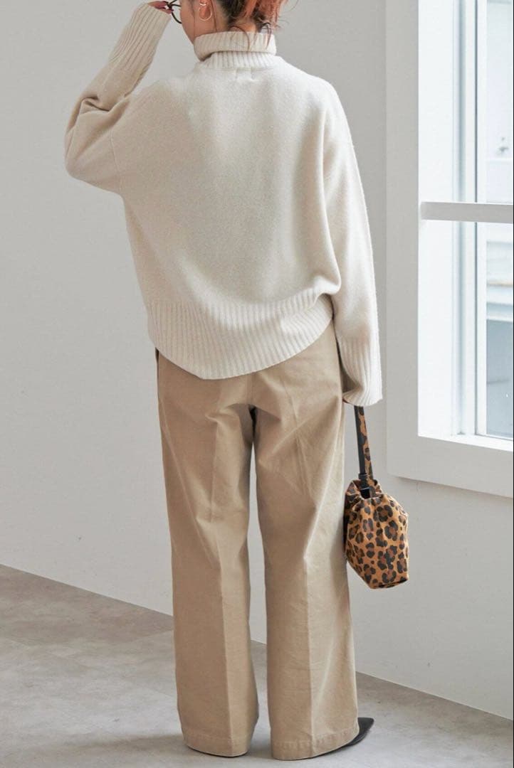 ベージュ ルーズフィットチノストレート　36