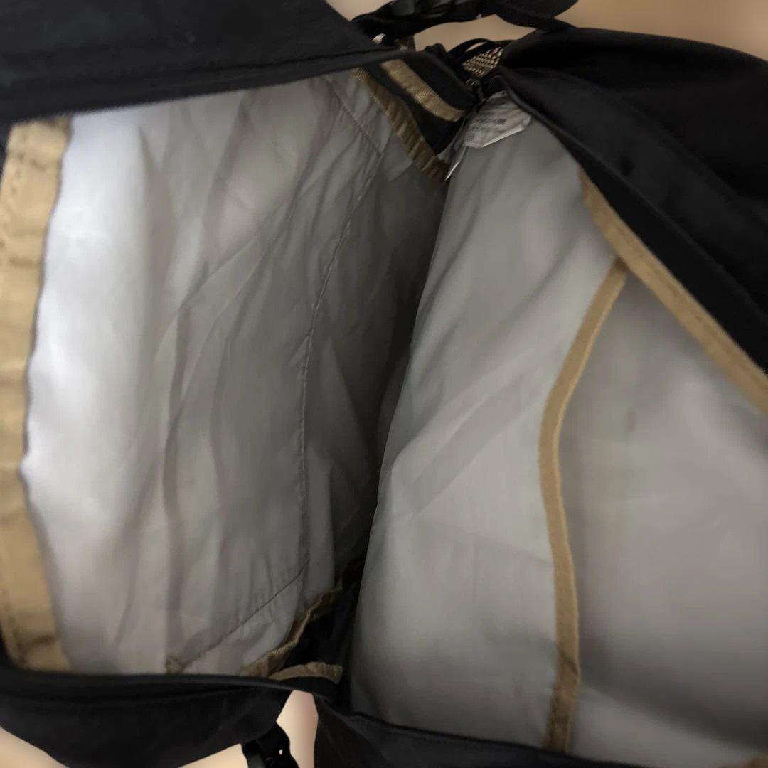 Coleman ブラック リュック ミッキー刺繍