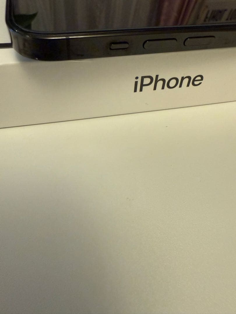 iPhone 14 Pro ブラック 黒　本体 256GB 背面割れ有り。