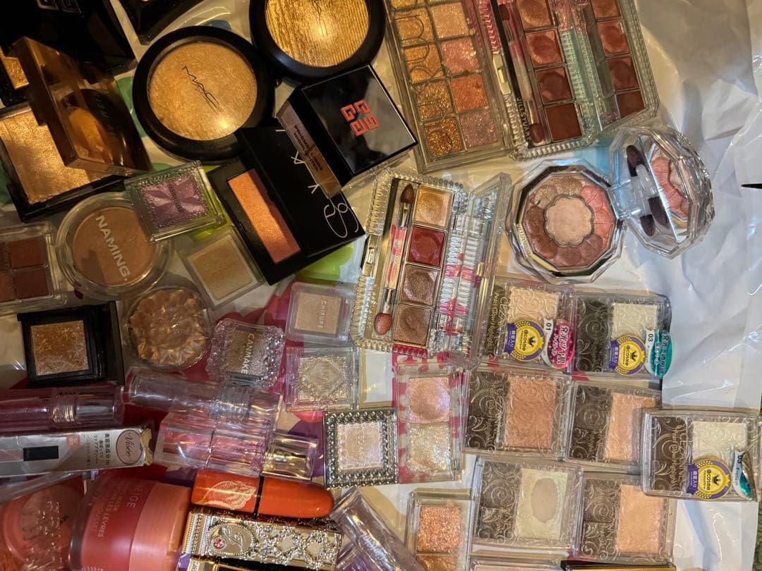 アイシャドウ　ハイライト　リップ　化粧品詰め合わせ　残量多　未使用もあり