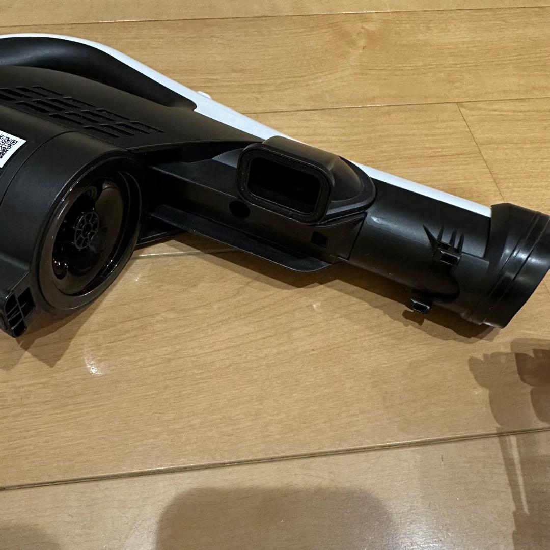 日立　充電式掃除機　付属品付き　PV-BKL11G