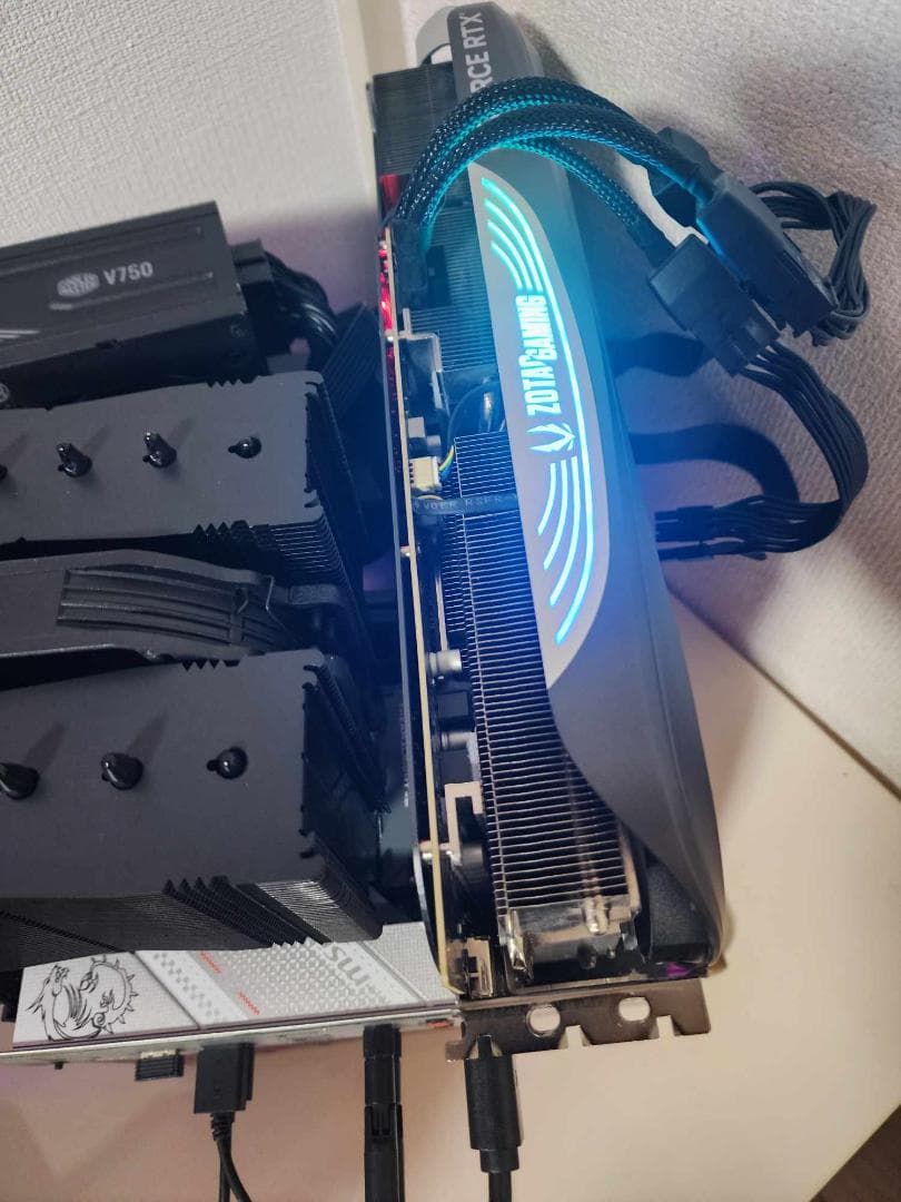 ZOTAC GAMING GeForce RTX 4080 本体