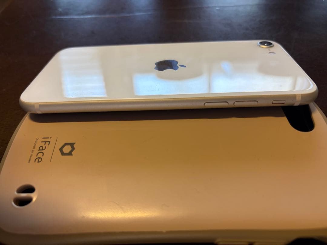 iPhone SE第2世代　128GB ホワイト SE2