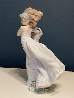 リヤドロ　花の小径