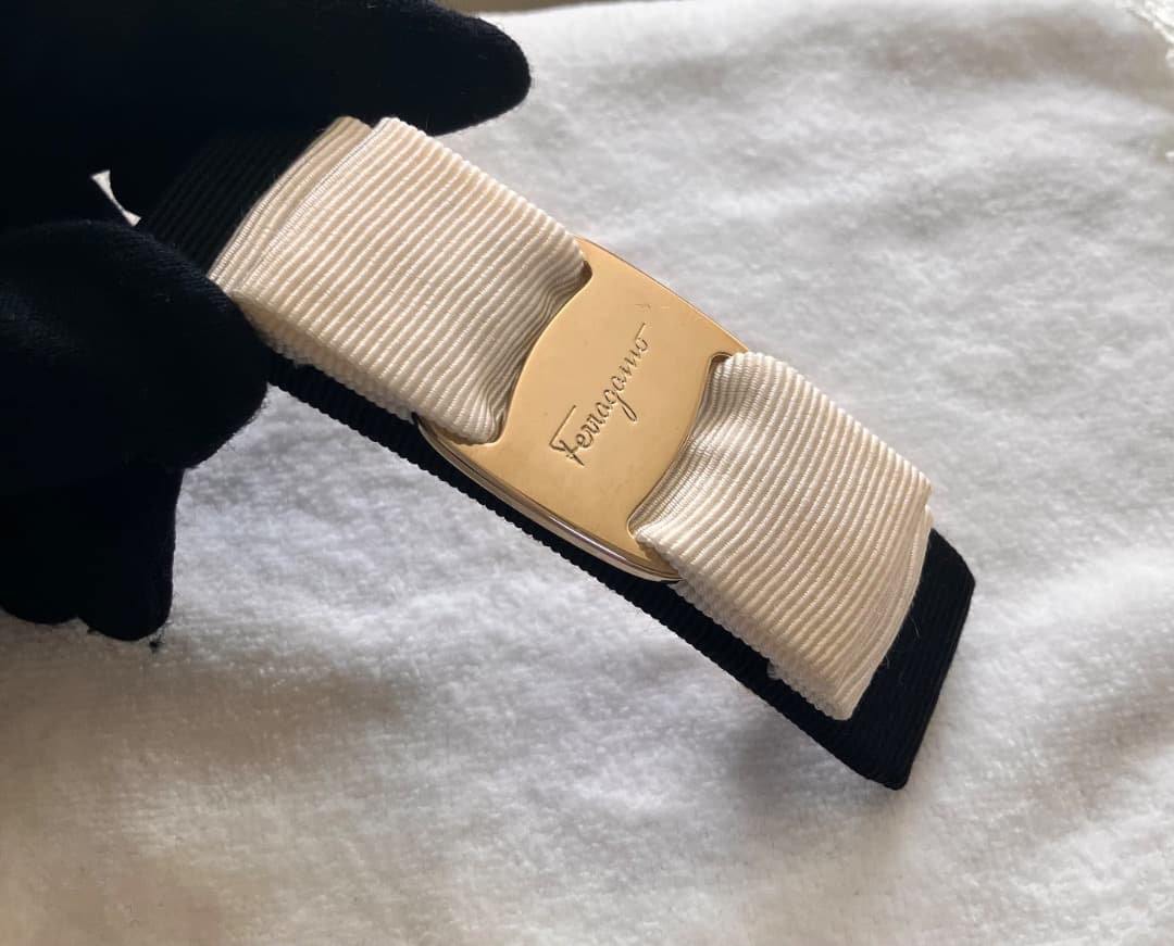 【美品】 Ferragamoバレッタヴァラリボンブラック&アイボリー