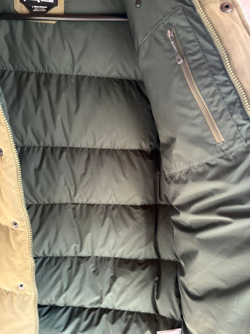 Patagonia 　フード付きダウンジャケット 　パタゴニア　　サイズL