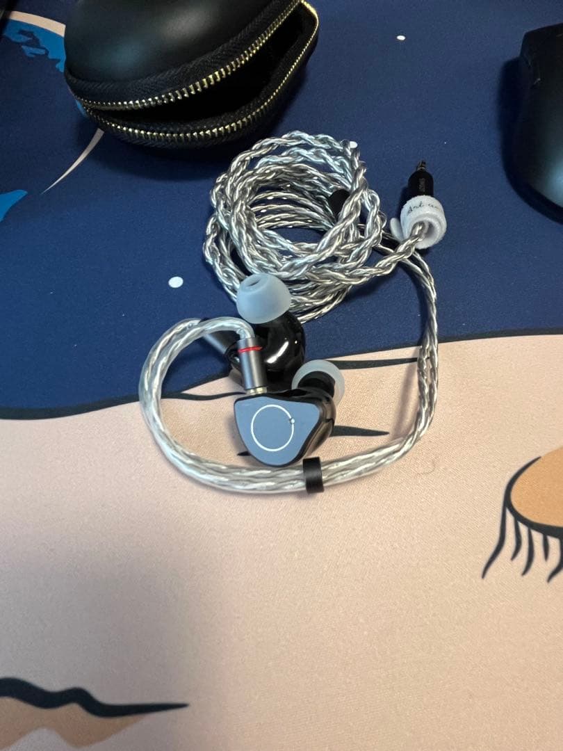 SIMGOT SuperMix 4 リケーブル可能イヤホン