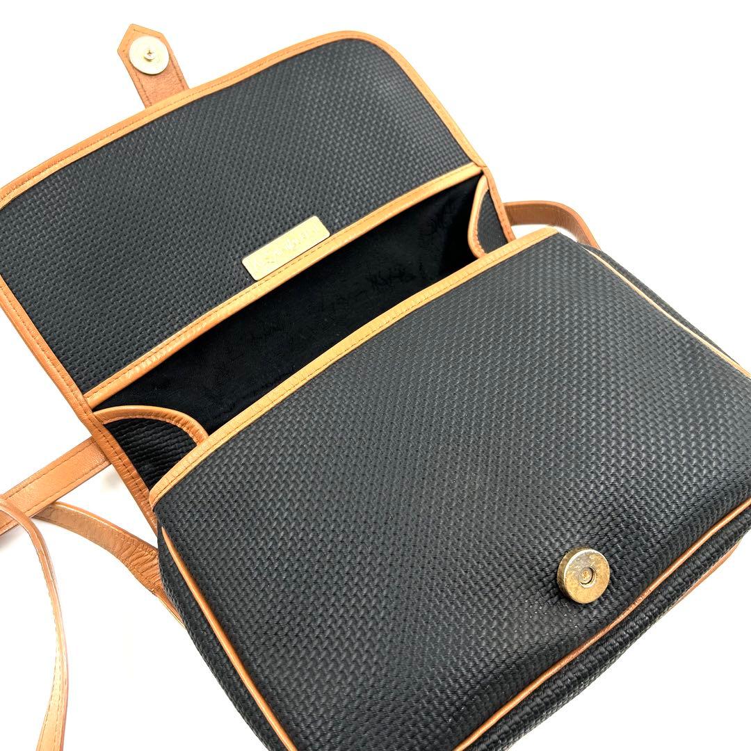 美品 イヴサンローラン 257 ショルダーバッグ PVC レザー 斜め掛け 黒