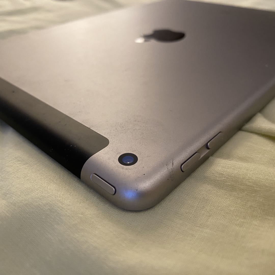 iPad 第6世代 128GB Wi-Fi モデル 美品 動作確認済