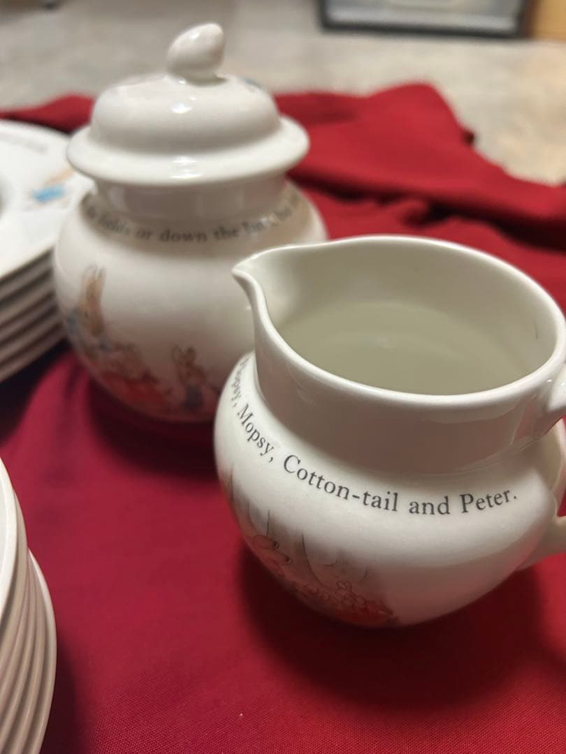 ピーターラビット　食器セット　新品　２６点
