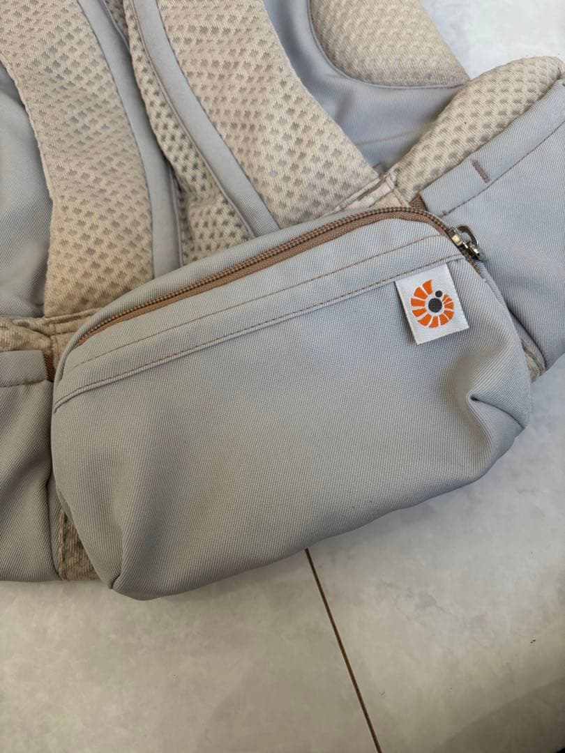 【美品】エルゴベビー オムニブリーズ 日本限定カラー　サンドベージュ