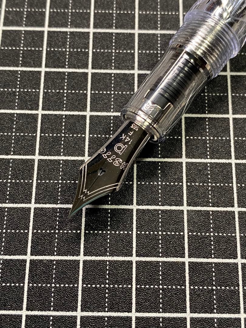 Platinum CENTURY #3776 六花　万年筆　字幅F