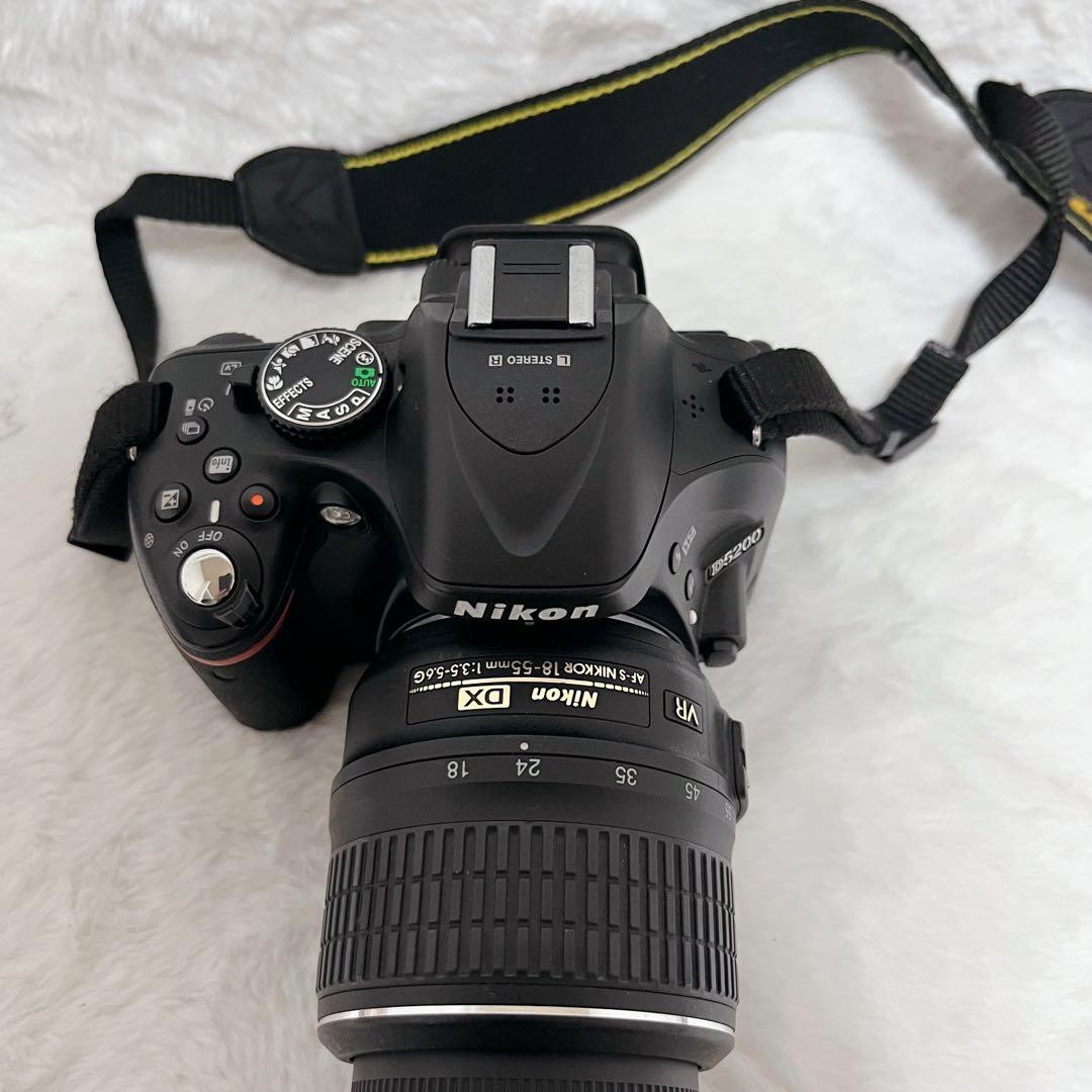 【極美品】Nikon D5200 ダブルズームキット デジタル一眼レフカメラ