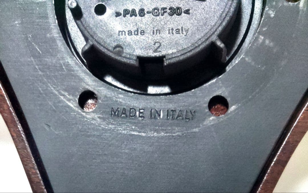 廃盤品　ナルディ ガラ3 タイプ3 マホガニー ホーンボタン付 希少