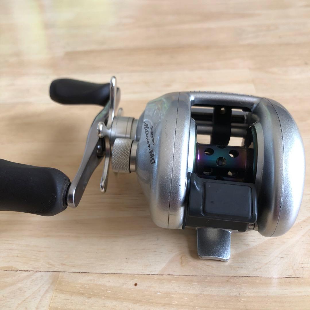 スコーピオン メタニウムmg 左ハンドル