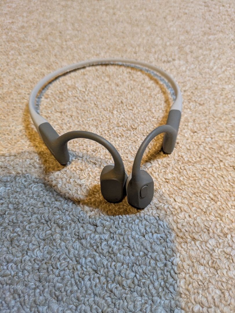 AEROPEX 骨伝導イヤホン グレー ケース付き