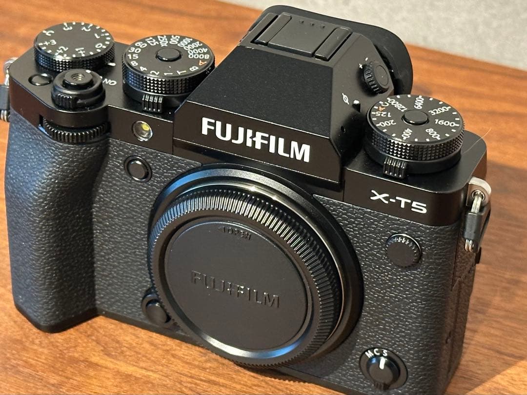 【美品】FUJIFILM X-T5 ボディ ブラック／ショット数777枚