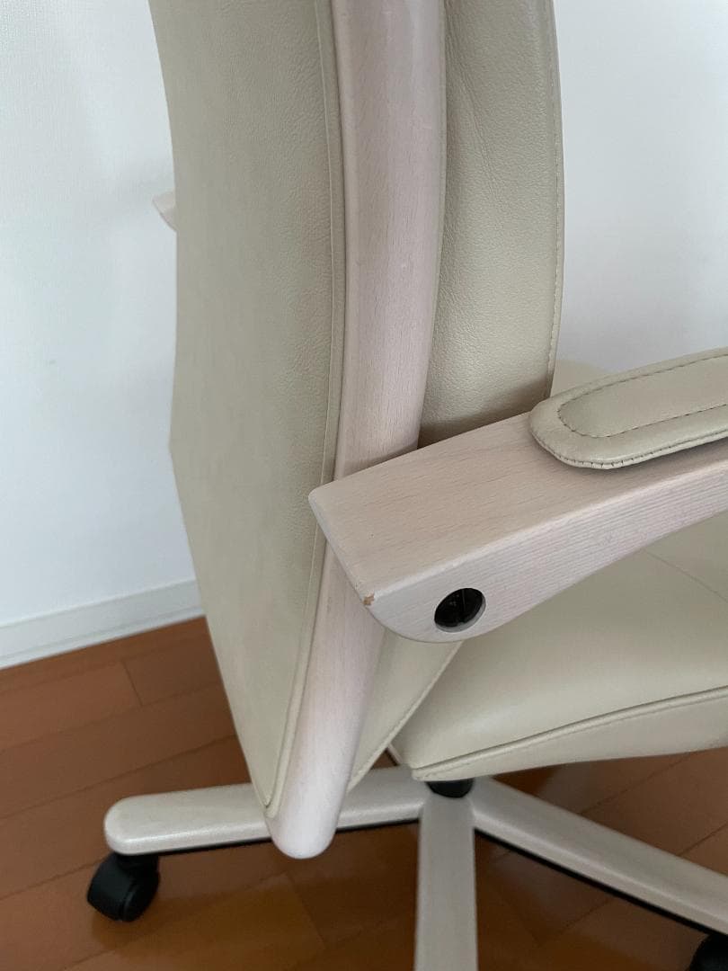 カリモク　デスクチェア　オフィスチェア　レザーチェア　定価21万円　本革　高級