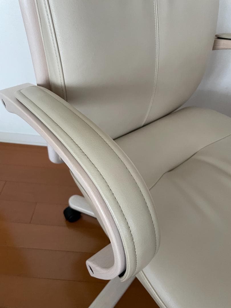 カリモク　デスクチェア　オフィスチェア　レザーチェア　定価21万円　本革　高級