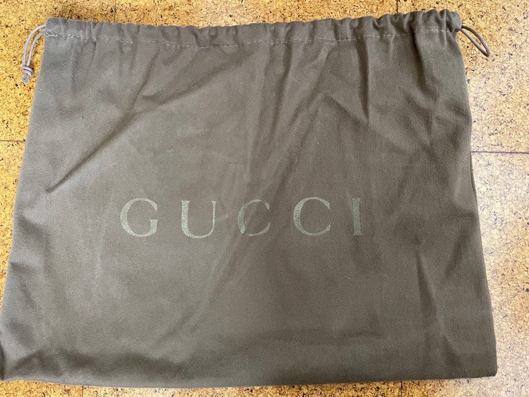 Gucci 本革ブラック ショルダーバッグ