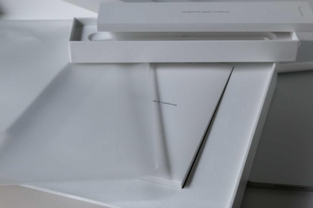 さ*ぃ様 ワンオーナー　iPadPro 11インチ　2018　64G　シルバー