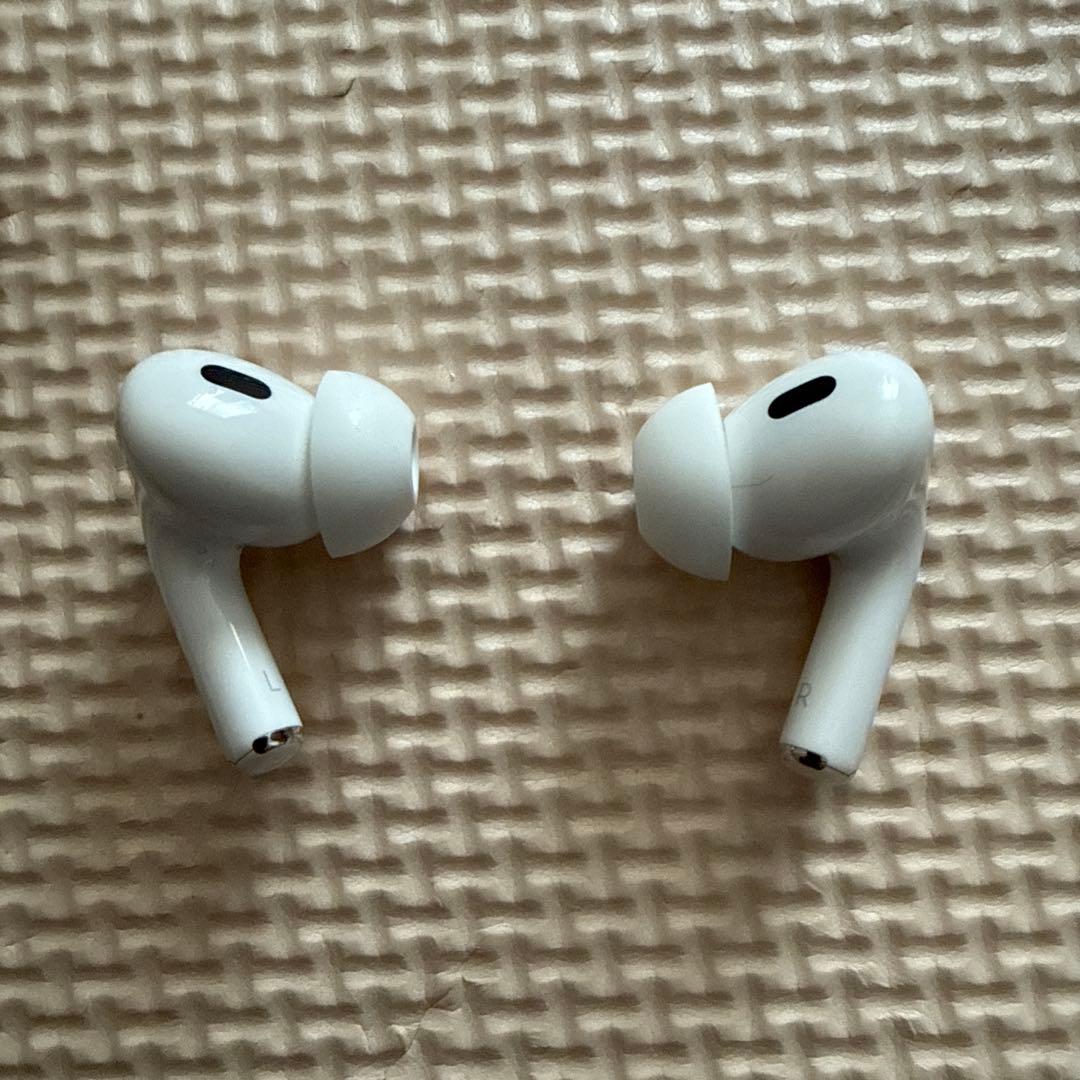 【正常動作確認済み】 AirPods Pro2両耳 充電ケース、充電ケーブル付き