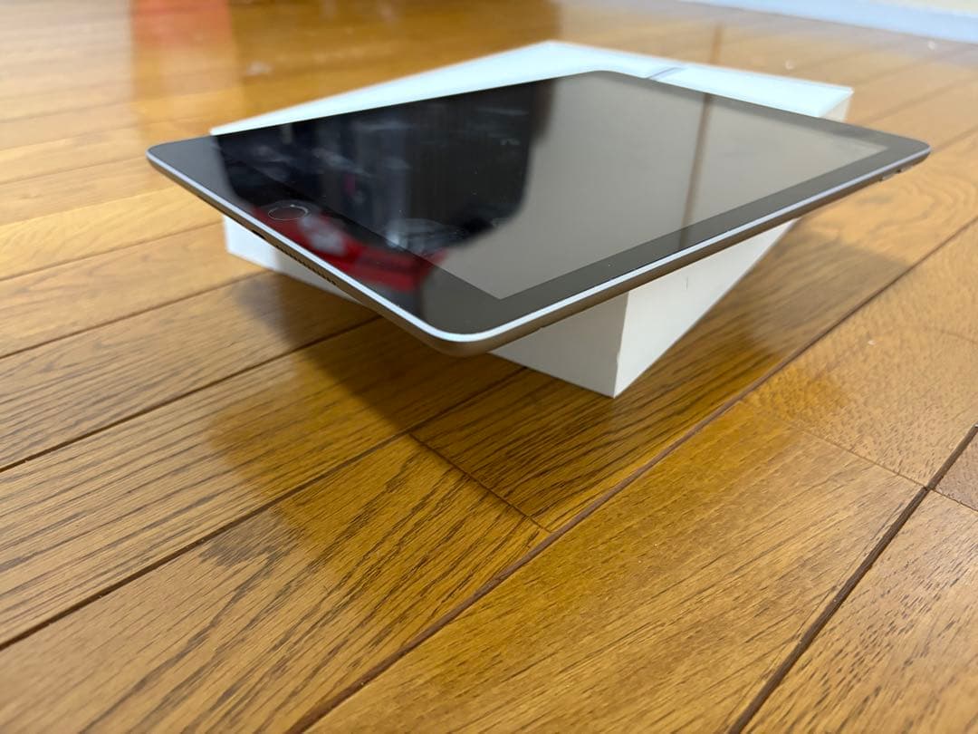 Apple iPad (第5世代) 128GB バテッリ容量95%