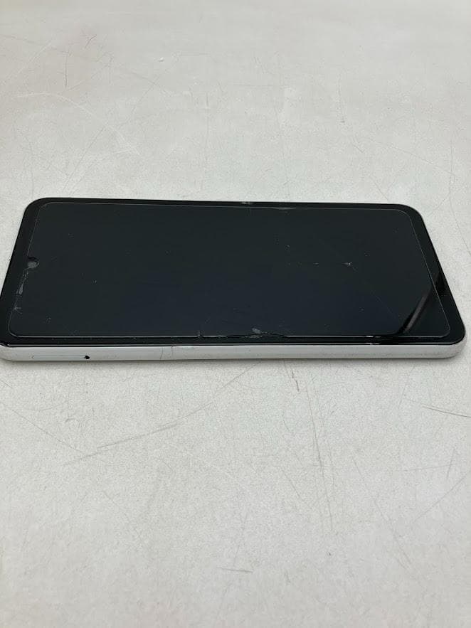 スマートフォンZTE Libero5Gll (AIO32T) ホワイト　64GB