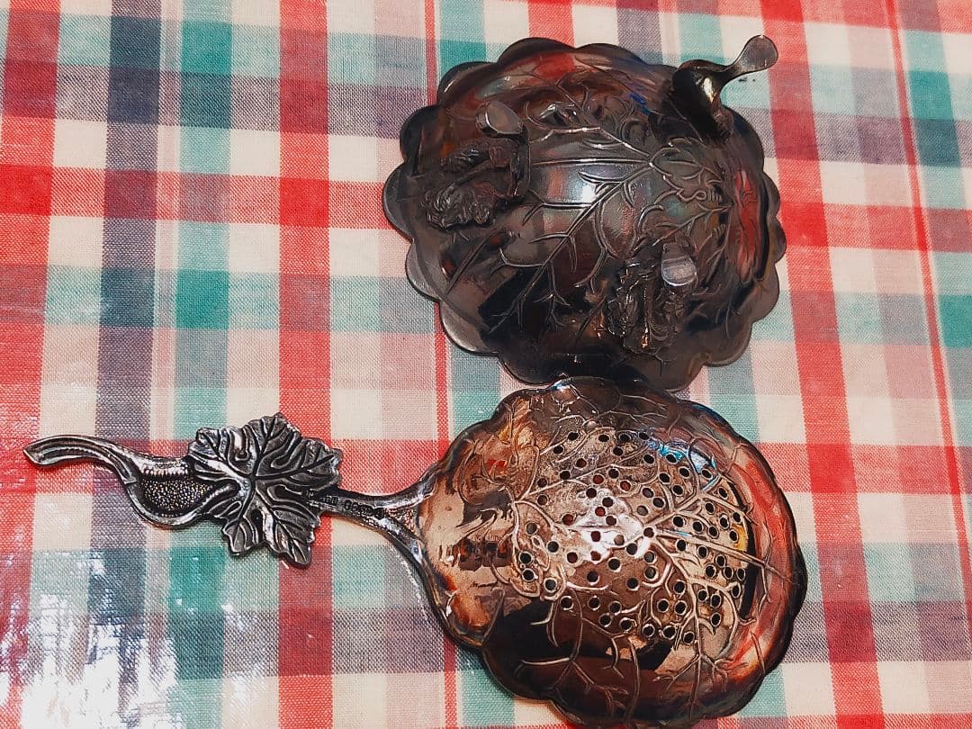 アンティーク ティーストレーナー　葉模様