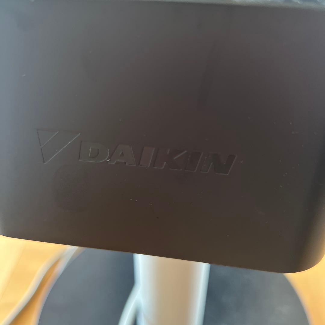 専用　ダイキン 遠赤外線暖房機 CERAMHEAT ERFT11YS-W