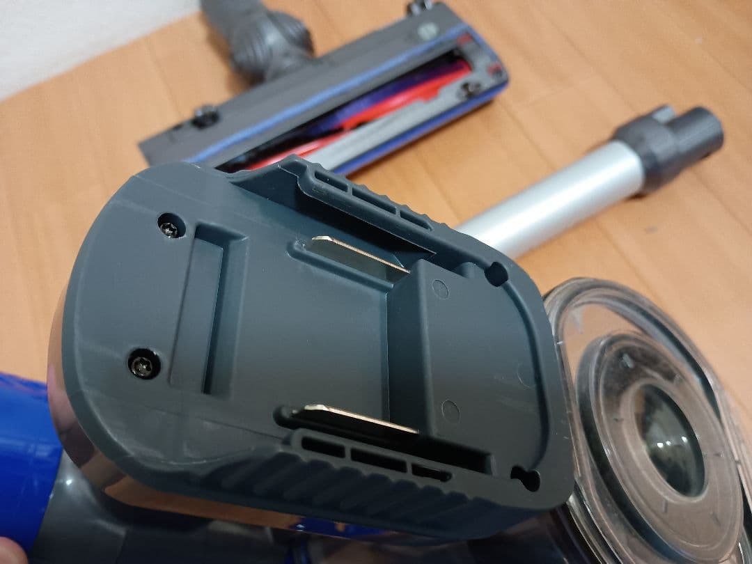 dyson V6 ハンディクリーナー　マキタバッテリーアダプター　ダイソン 25