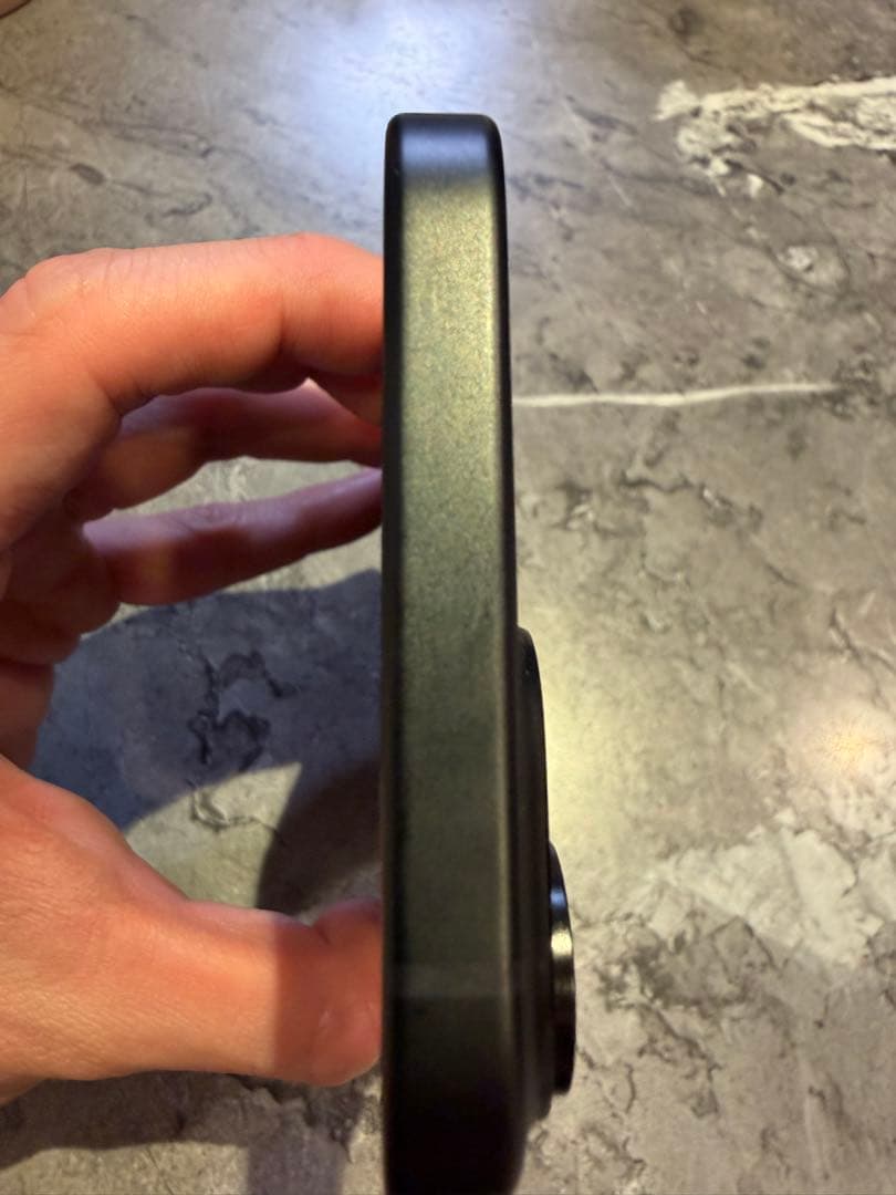 美品 Apple iPhone 15 ブラック 本体 256gb