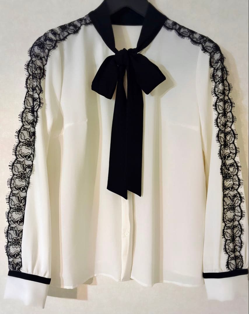 【新品タグ付】PINKY&DIANN レースコンビバイカラーリボンブラウス　完売