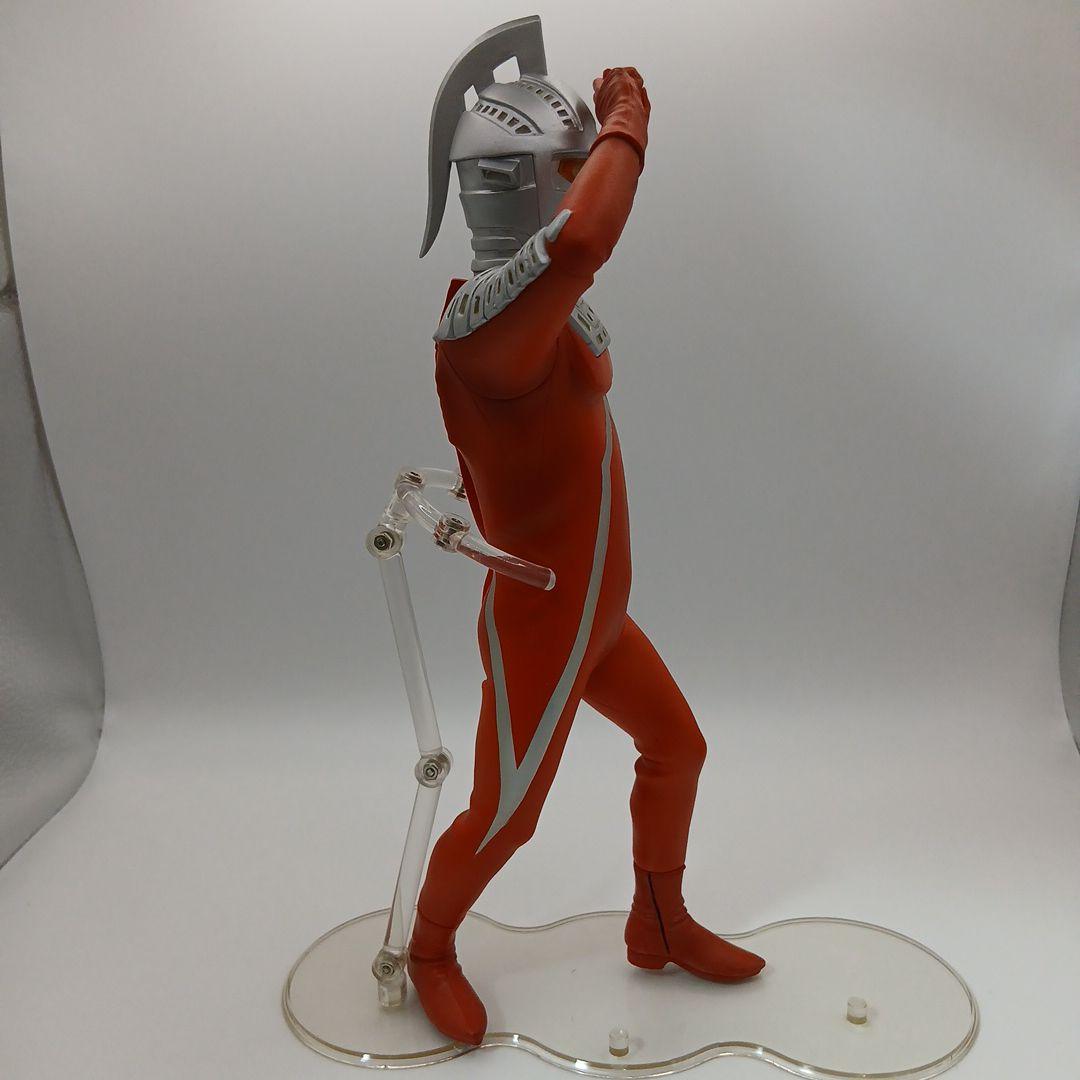 ウルトラマンセブン　ソフビ　フィギュア　大怪獣シリーズ　エメリウム光線ポーズ