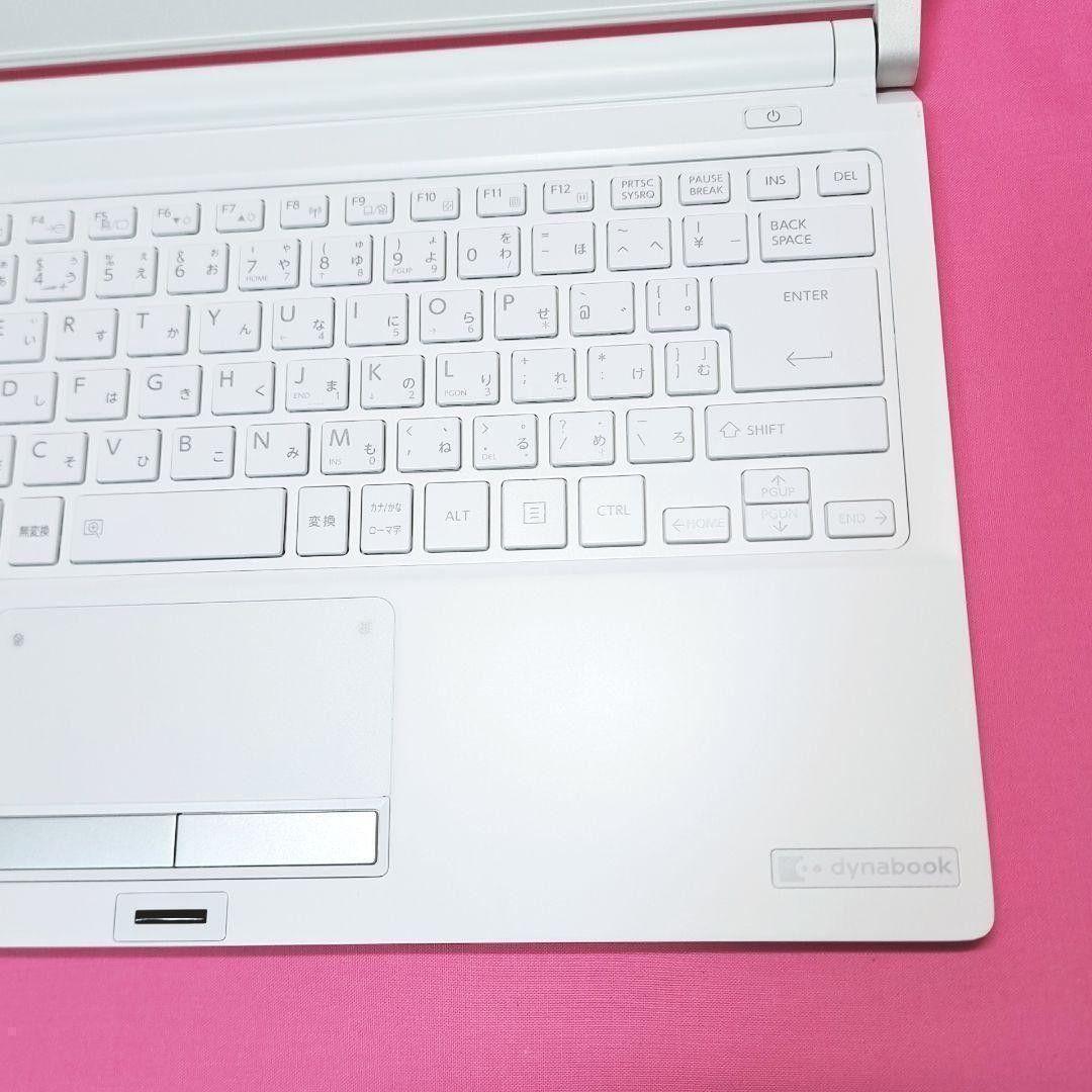 D53 東芝小型ノートパソコン 7世代i5/SSD/8GB Windows11