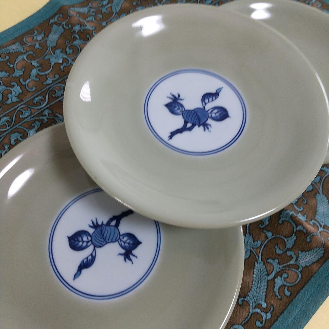 源右衛門窯⭐️青磁木ノ葉文のソーサー3枚組