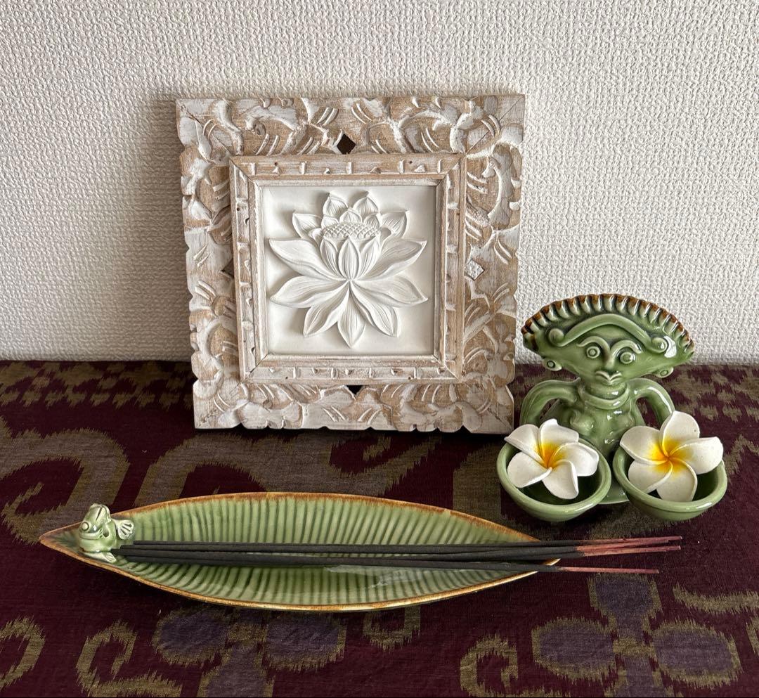 バリ島　木彫り額付きストーンレリーフ