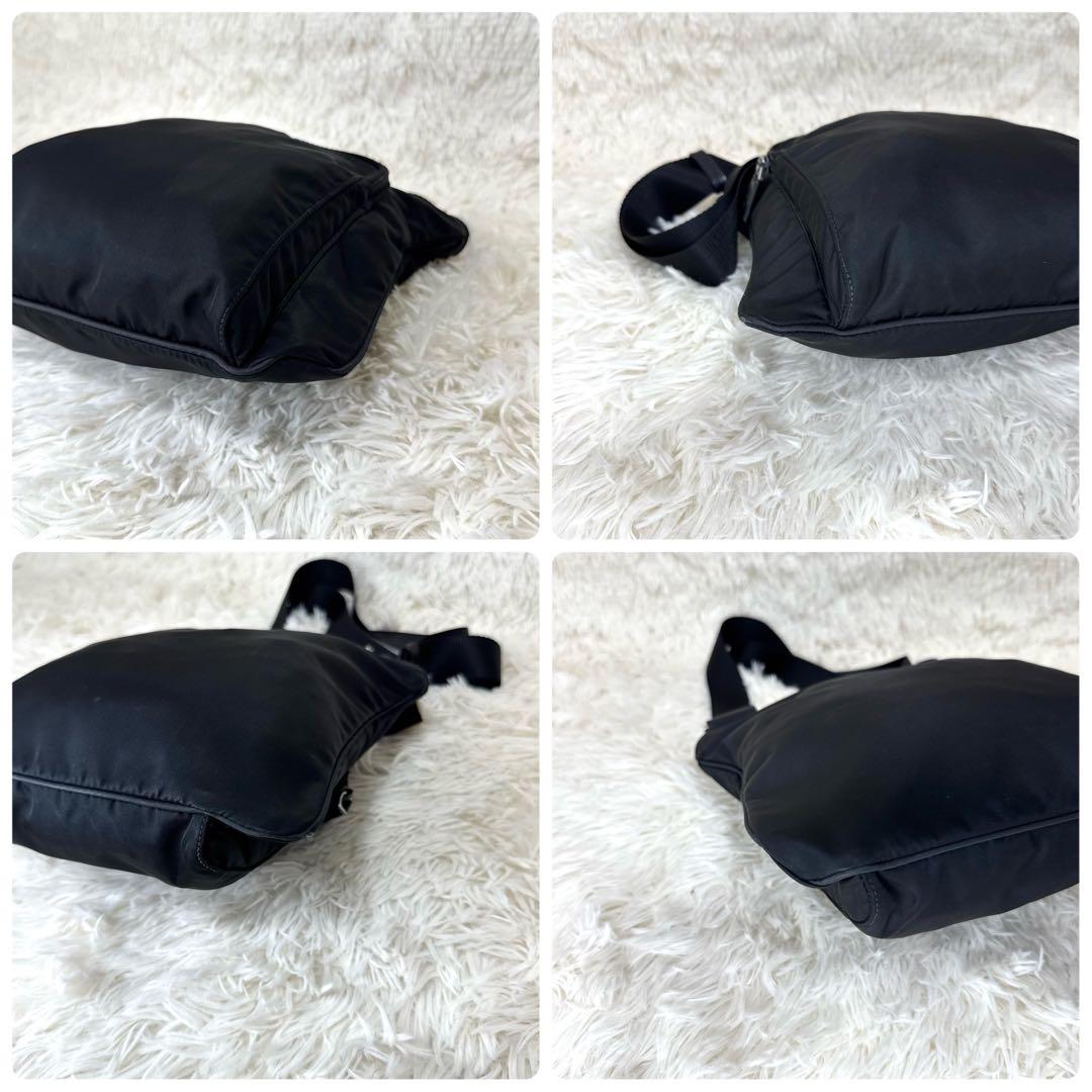 近年 PRADA プラダ ショルダーバッグ サコッシュ 三角ロゴ 黒 ナイロン