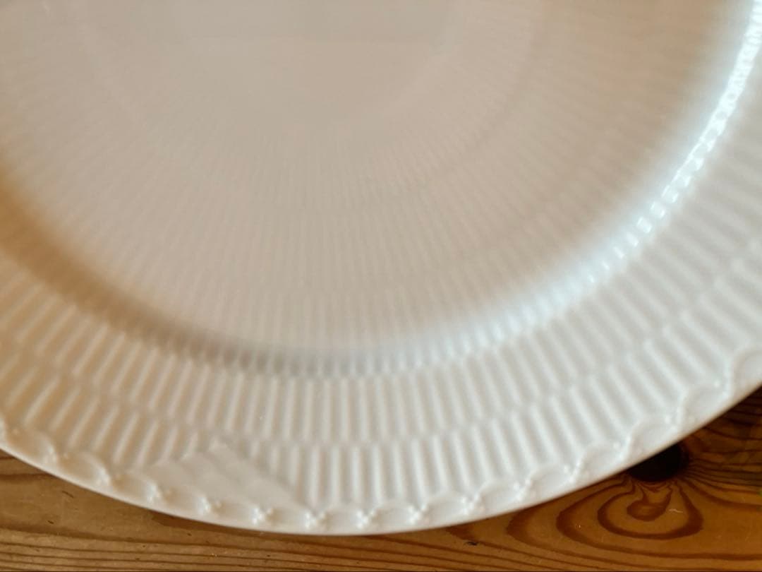 ロイヤルコペンハーゲンホワイトフルーテッドハーフレース　27ディナープレート×2