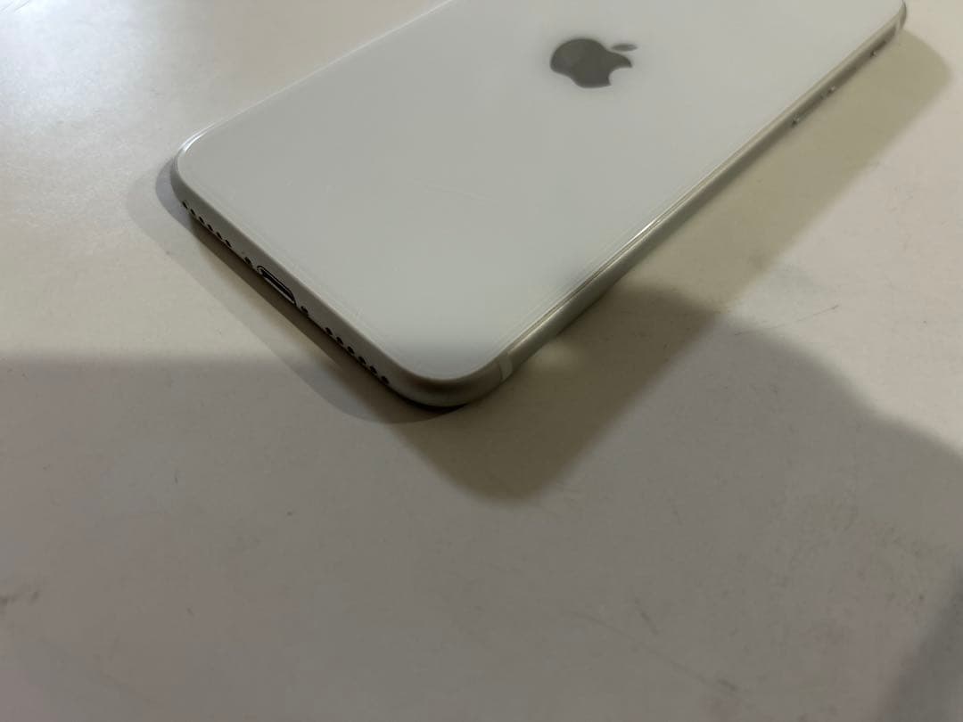 【美品‼️】iPhoneSE 第2世代　ホワイト