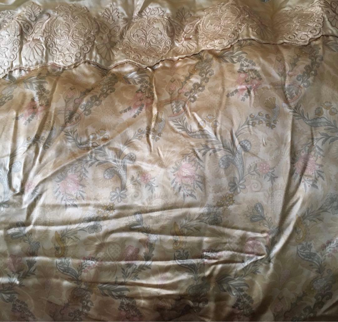 【未使用】ロフテー　生地絹100% 中綿絹（真わた）100％