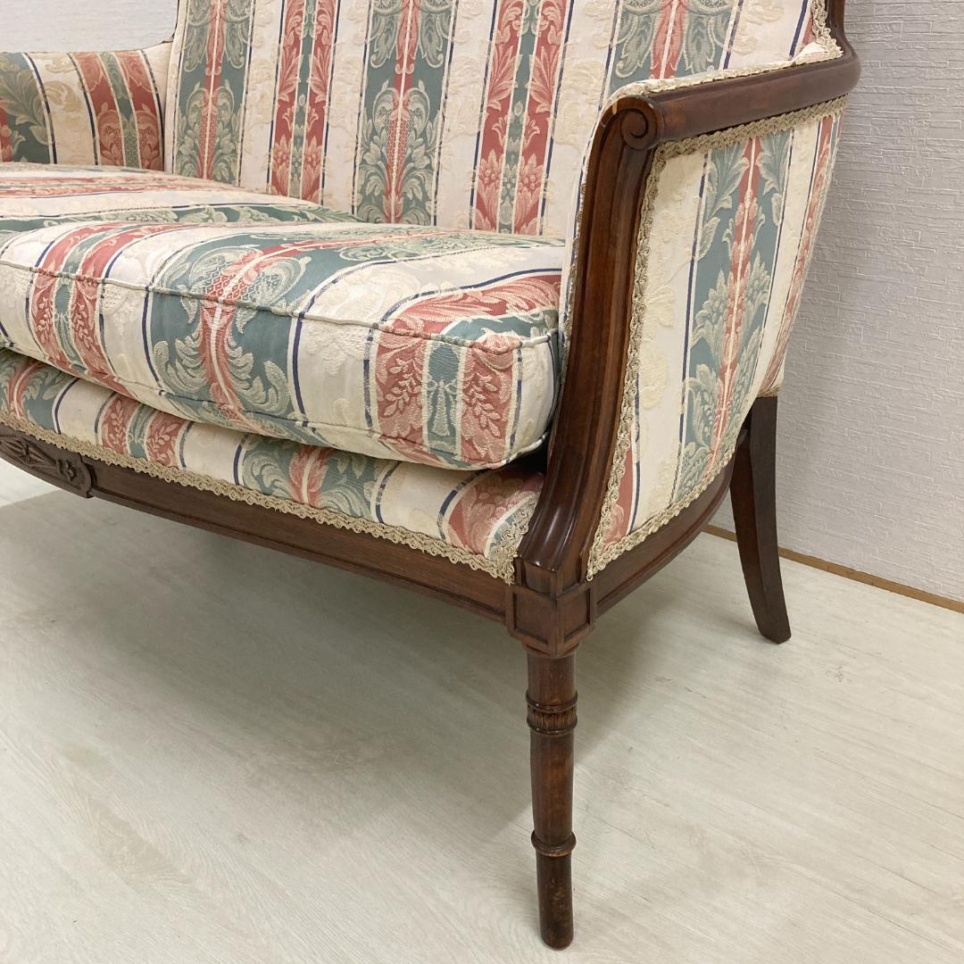 アンティーク調　クラシック　２人掛けソファ　ラブソファ　コンパクト