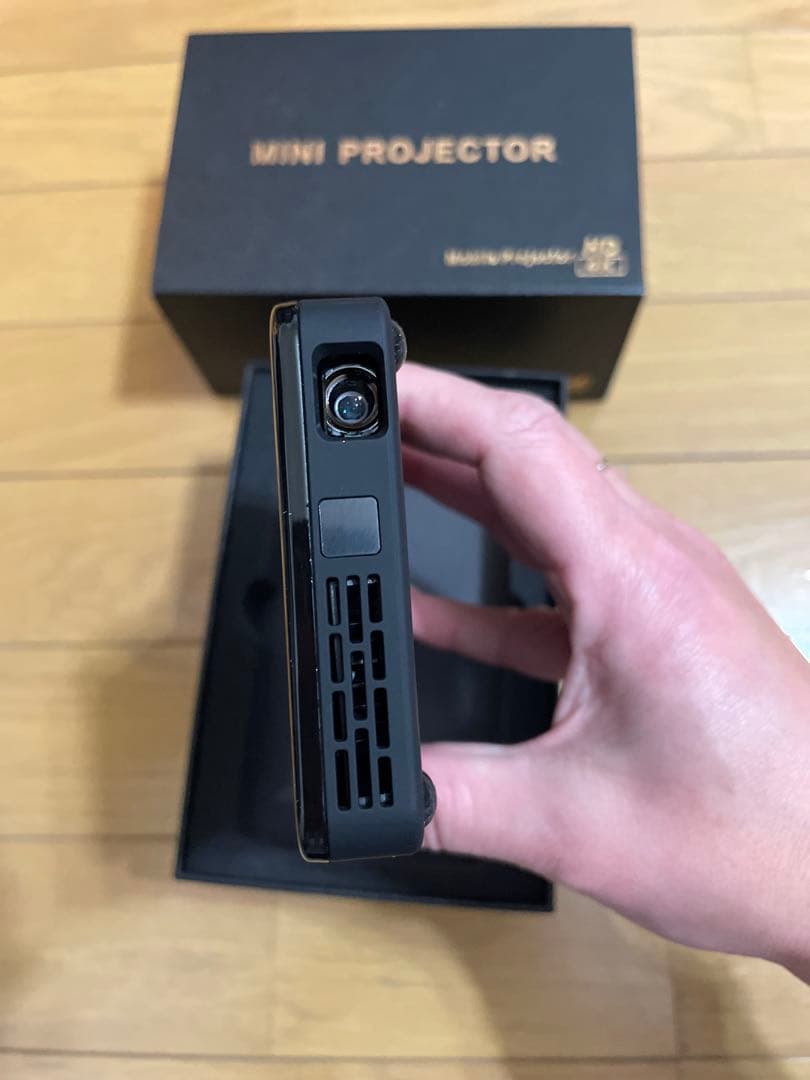 スマートミニプロジェクター　モバイルプロジェクター